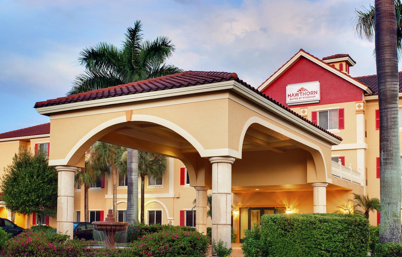 ฮอว์ทอร์น สวีท บาย วินด์แฮม เนเปิลส์ Hotel ภายนอก รูปภาพ