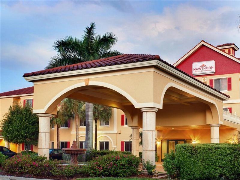 ฮอว์ทอร์น สวีท บาย วินด์แฮม เนเปิลส์ Hotel ภายนอก รูปภาพ