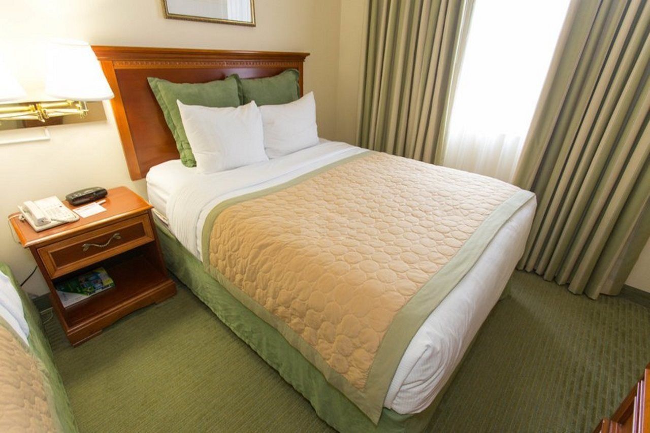 ฮอว์ทอร์น สวีท บาย วินด์แฮม เนเปิลส์ Hotel ภายนอก รูปภาพ